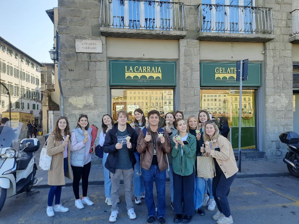 Students gelato Florence
